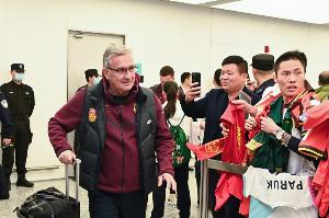 星空app官方下载-国足助教陈涛：开场就应该跟对手磕，踢了5分钟就感觉在收着踢