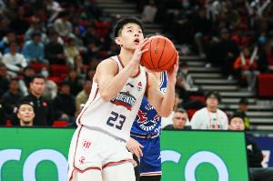 星空app官方下载-探长：同曦青春风暴让人热血沸腾 但季后赛的短板是后续进步关键