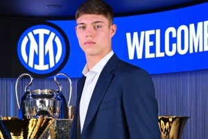 记者：国米希望出售去年买的帕拉西奥斯，土超球队里泽斯堡想租借